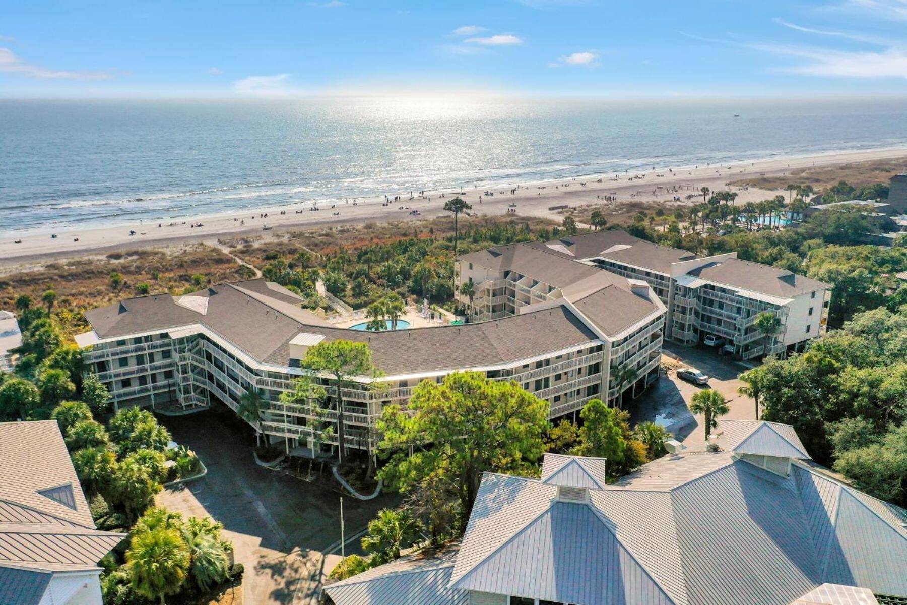 The Breakers #220 Beach Condo, Beautiful Ocean View At Coligny Beach, 4 N Forest Beach Drive Hilton Head, Walk To All Shops Restaurants, Renovated Jan 2024, Vacation Rental Hhi Llc 힐튼 헤드 아일랜드 외부 사진