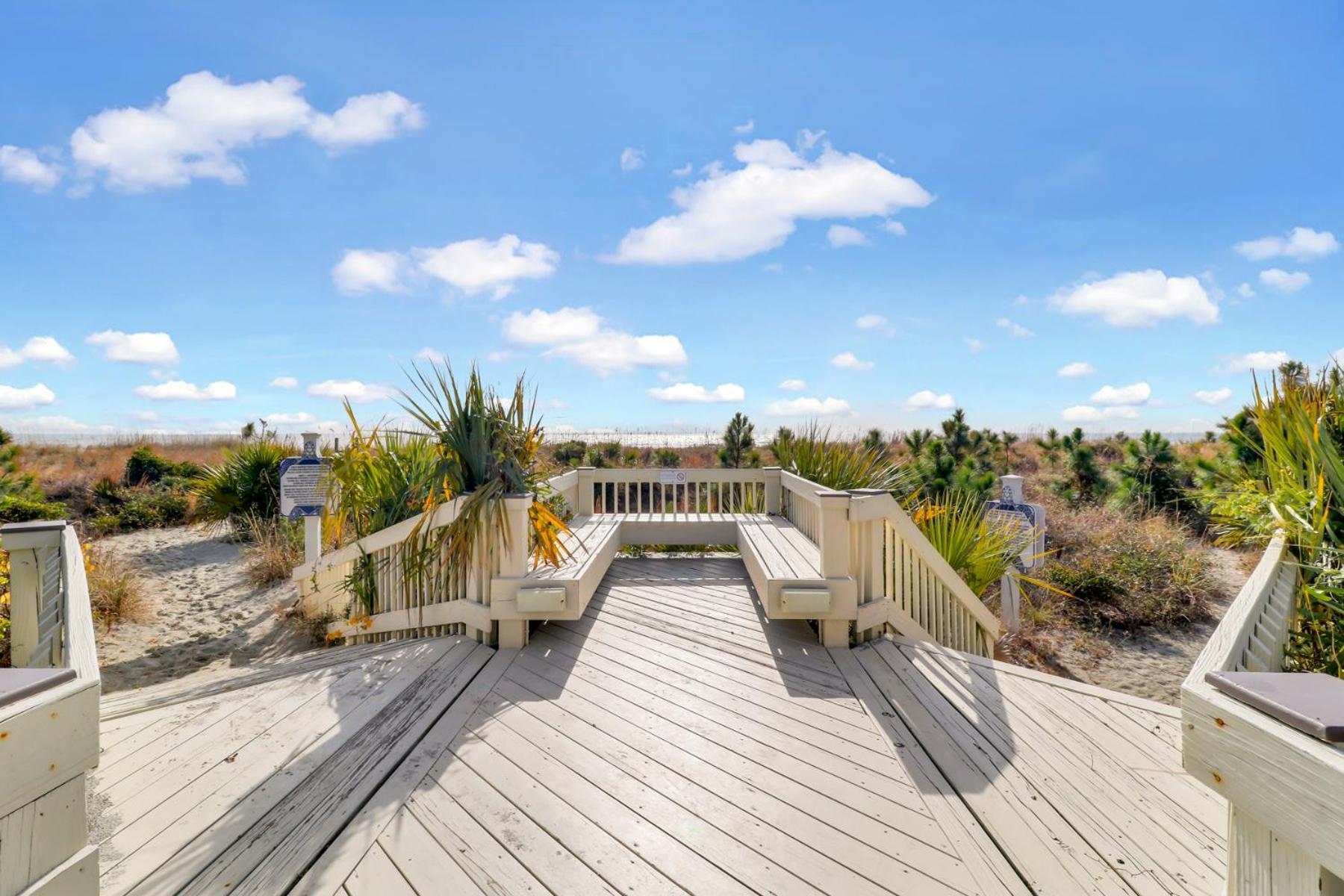 The Breakers #220 Beach Condo, Beautiful Ocean View At Coligny Beach, 4 N Forest Beach Drive Hilton Head, Walk To All Shops Restaurants, Renovated Jan 2024, Vacation Rental Hhi Llc 힐튼 헤드 아일랜드 외부 사진