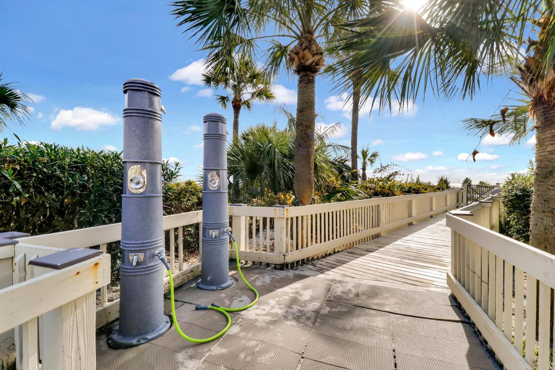 The Breakers #220 Beach Condo, Beautiful Ocean View At Coligny Beach, 4 N Forest Beach Drive Hilton Head, Walk To All Shops Restaurants, Renovated Jan 2024, Vacation Rental Hhi Llc 힐튼 헤드 아일랜드 외부 사진