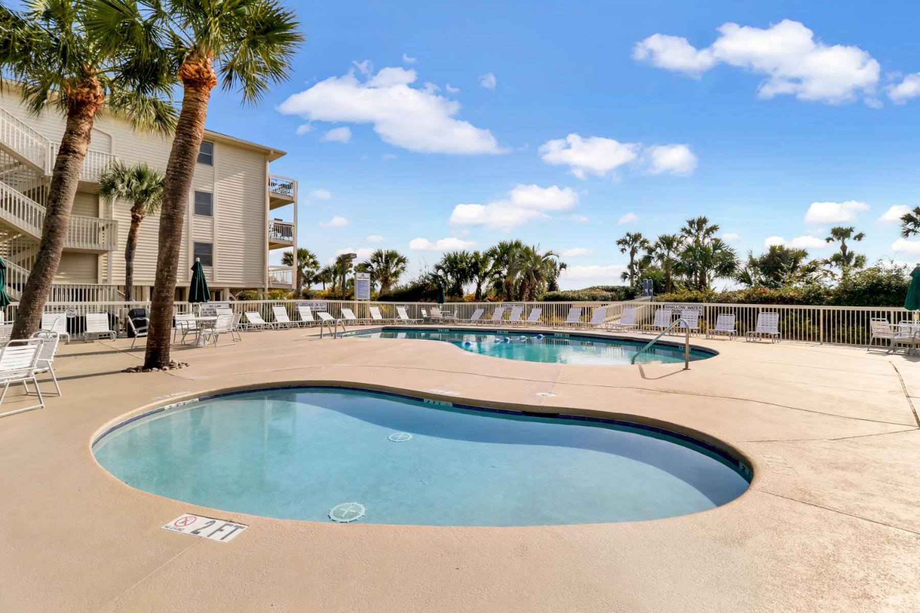 The Breakers #220 Beach Condo, Beautiful Ocean View At Coligny Beach, 4 N Forest Beach Drive Hilton Head, Walk To All Shops Restaurants, Renovated Jan 2024, Vacation Rental Hhi Llc 힐튼 헤드 아일랜드 외부 사진