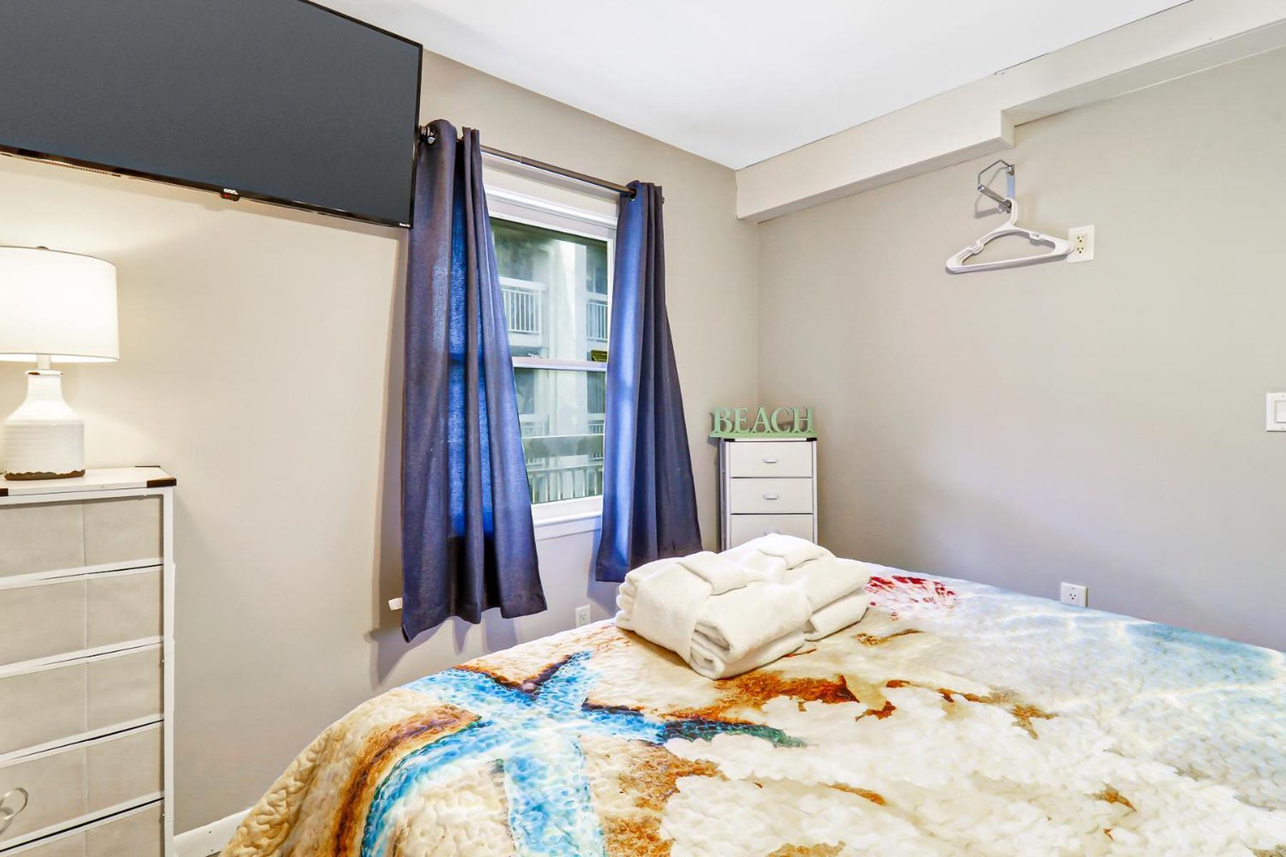 The Breakers #220 Beach Condo, Beautiful Ocean View At Coligny Beach, 4 N Forest Beach Drive Hilton Head, Walk To All Shops Restaurants, Renovated Jan 2024, Vacation Rental Hhi Llc 힐튼 헤드 아일랜드 외부 사진