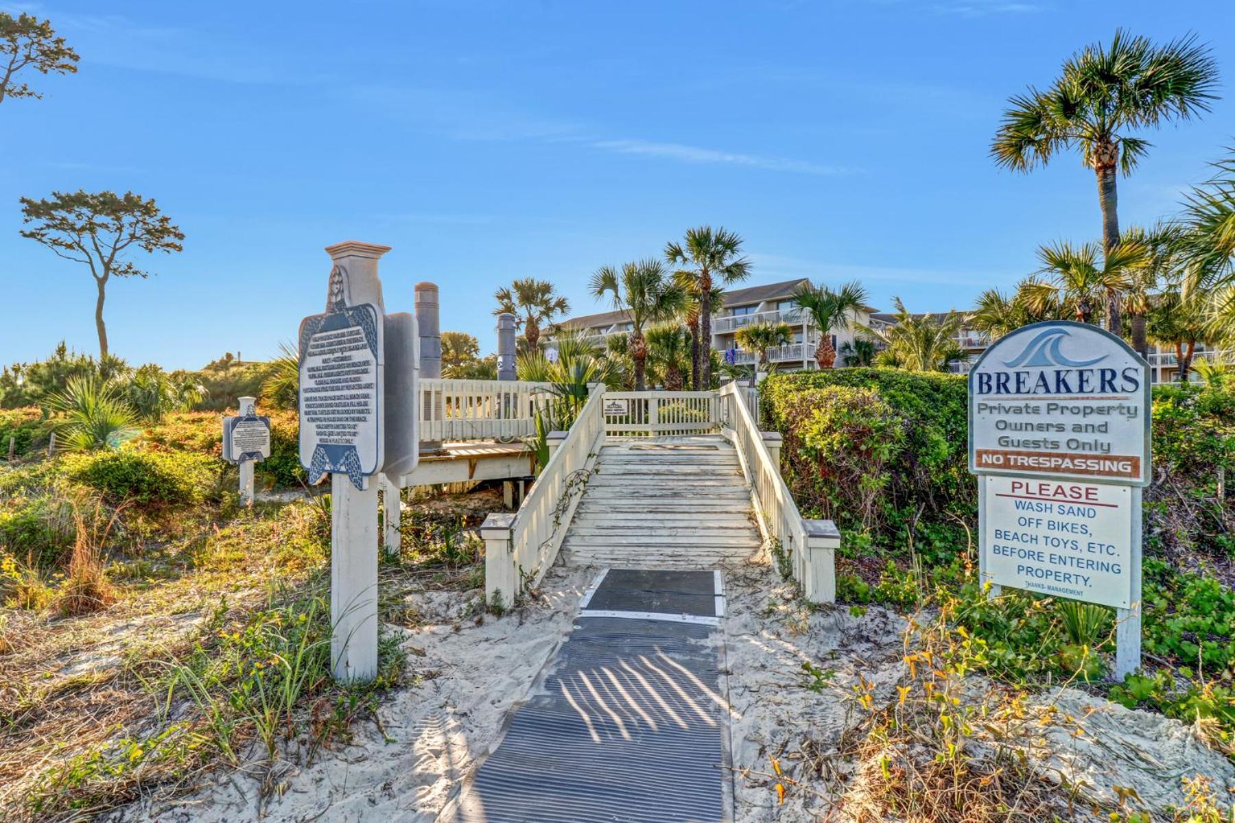 The Breakers #220 Beach Condo, Beautiful Ocean View At Coligny Beach, 4 N Forest Beach Drive Hilton Head, Walk To All Shops Restaurants, Renovated Jan 2024, Vacation Rental Hhi Llc 힐튼 헤드 아일랜드 외부 사진
