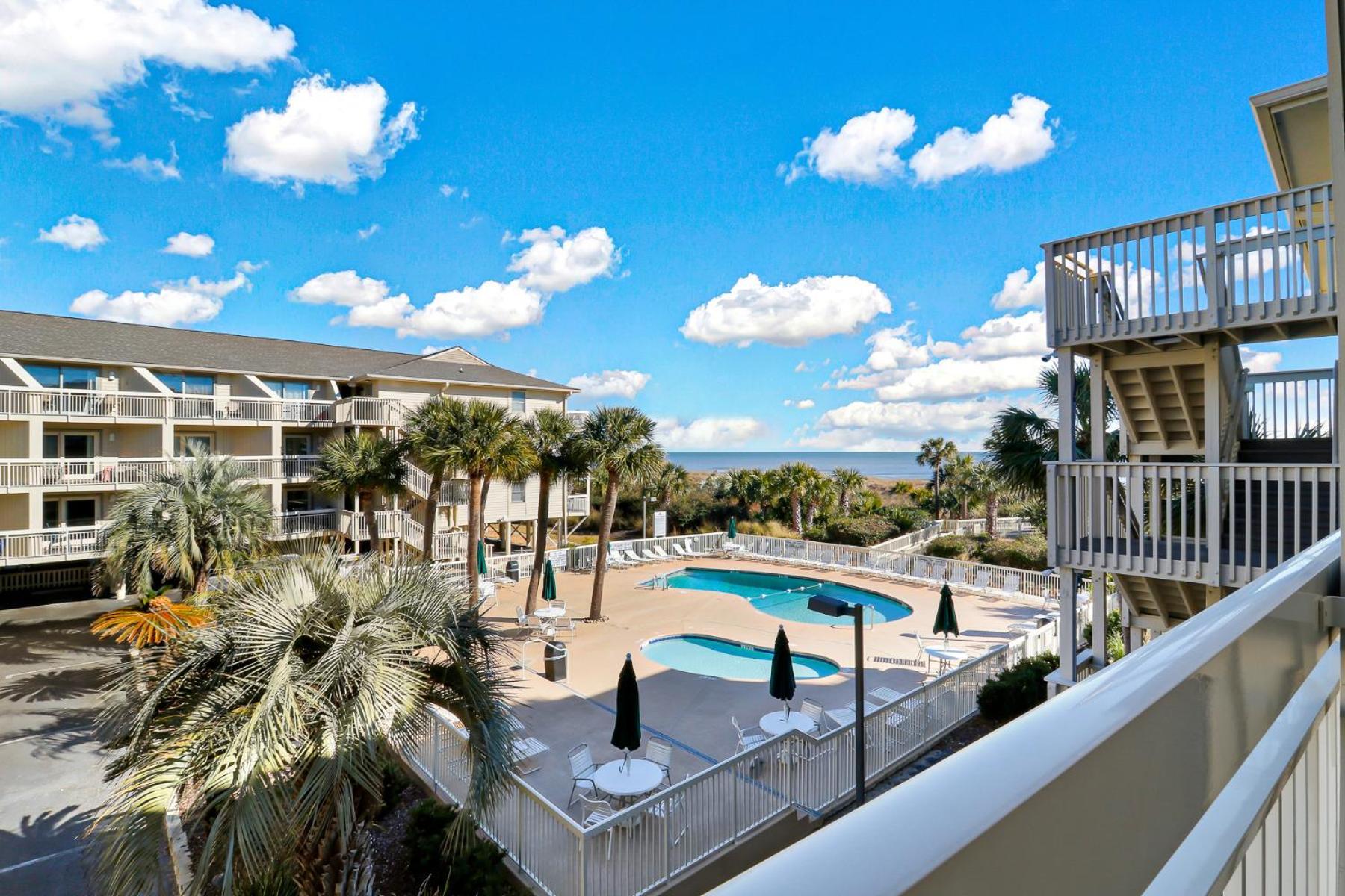 The Breakers #220 Beach Condo, Beautiful Ocean View At Coligny Beach, 4 N Forest Beach Drive Hilton Head, Walk To All Shops Restaurants, Renovated Jan 2024, Vacation Rental Hhi Llc 힐튼 헤드 아일랜드 외부 사진