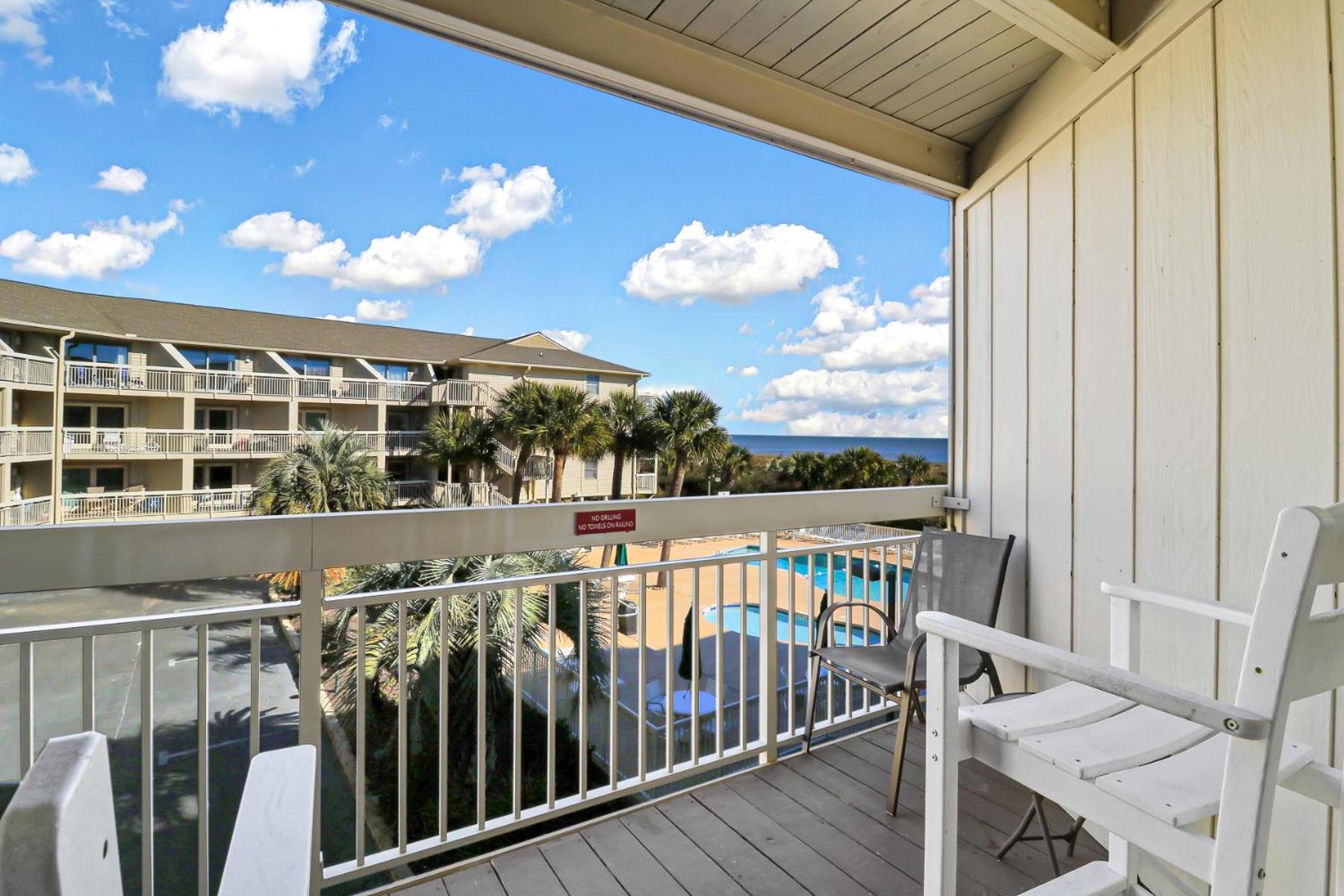 The Breakers #220 Beach Condo, Beautiful Ocean View At Coligny Beach, 4 N Forest Beach Drive Hilton Head, Walk To All Shops Restaurants, Renovated Jan 2024, Vacation Rental Hhi Llc 힐튼 헤드 아일랜드 외부 사진