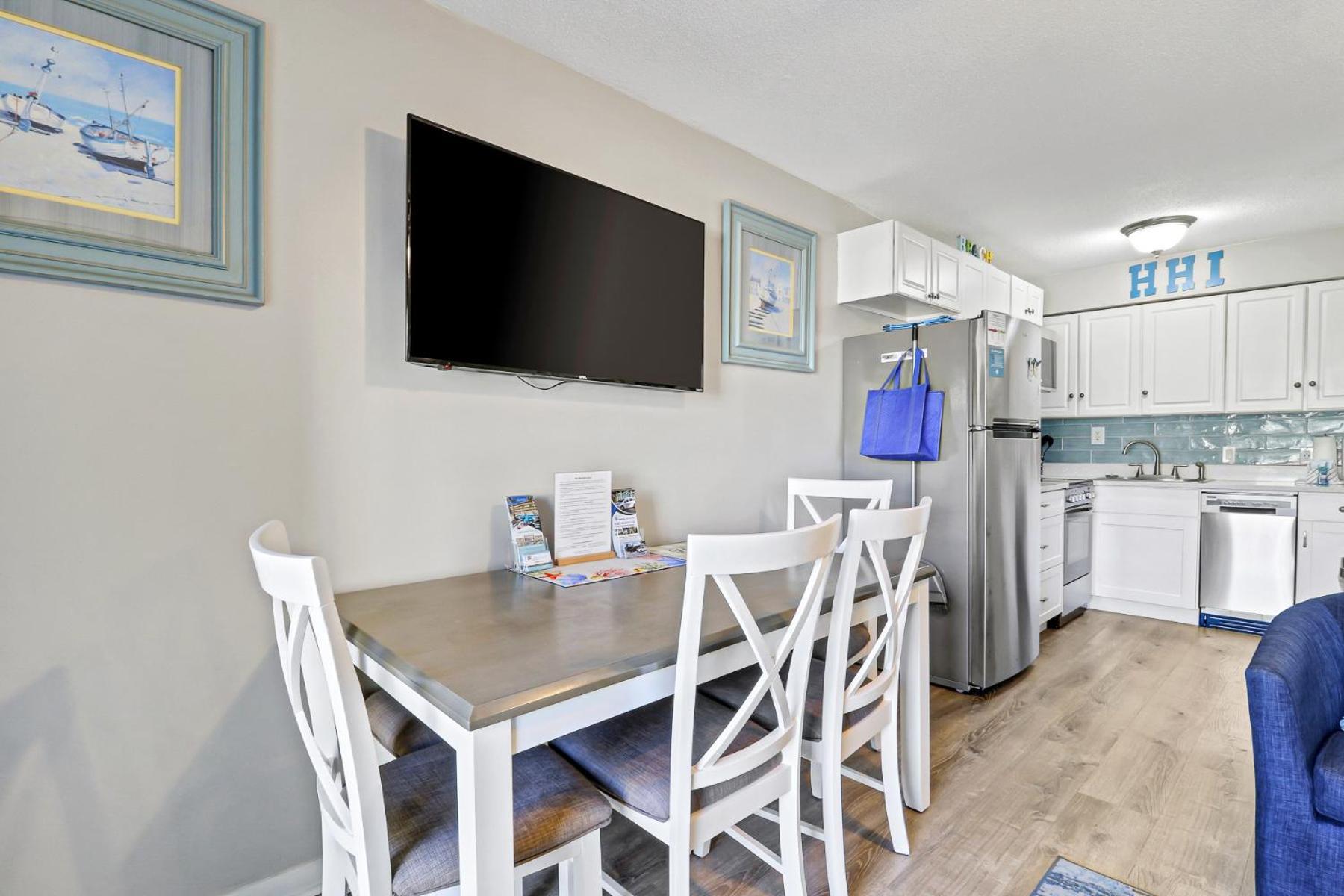 The Breakers #220 Beach Condo, Beautiful Ocean View At Coligny Beach, 4 N Forest Beach Drive Hilton Head, Walk To All Shops Restaurants, Renovated Jan 2024, Vacation Rental Hhi Llc 힐튼 헤드 아일랜드 외부 사진