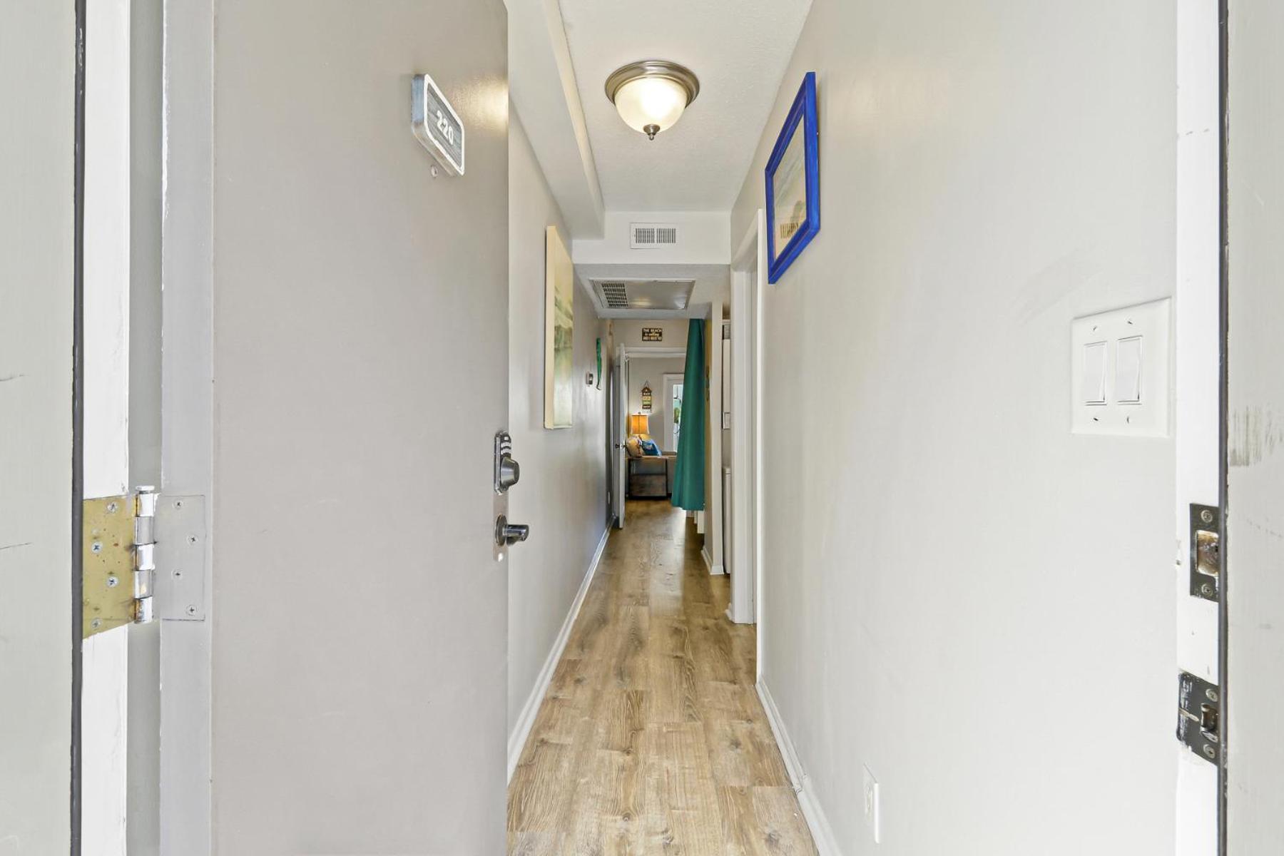 The Breakers #220 Beach Condo, Beautiful Ocean View At Coligny Beach, 4 N Forest Beach Drive Hilton Head, Walk To All Shops Restaurants, Renovated Jan 2024, Vacation Rental Hhi Llc 힐튼 헤드 아일랜드 외부 사진