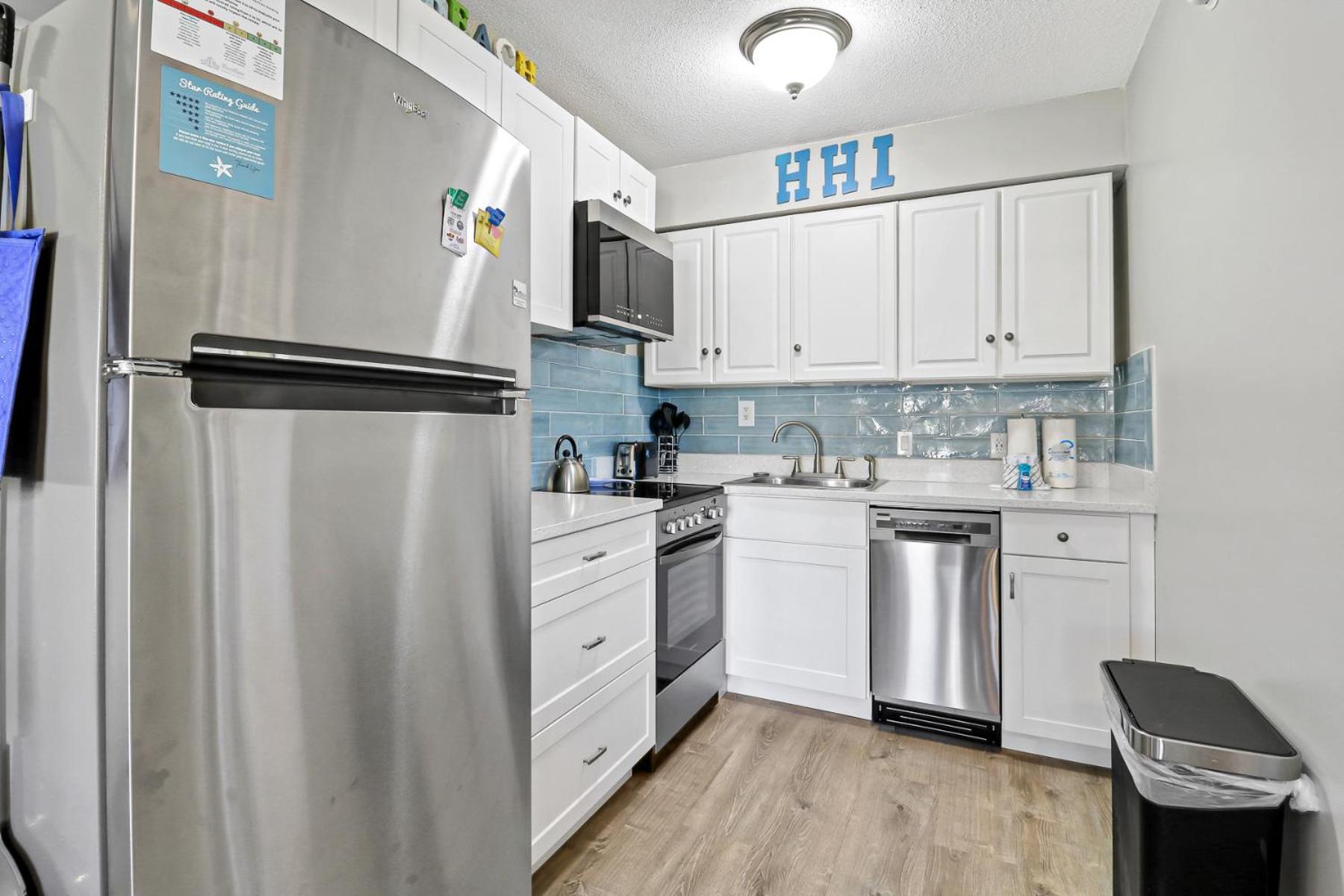 The Breakers #220 Beach Condo, Beautiful Ocean View At Coligny Beach, 4 N Forest Beach Drive Hilton Head, Walk To All Shops Restaurants, Renovated Jan 2024, Vacation Rental Hhi Llc 힐튼 헤드 아일랜드 외부 사진
